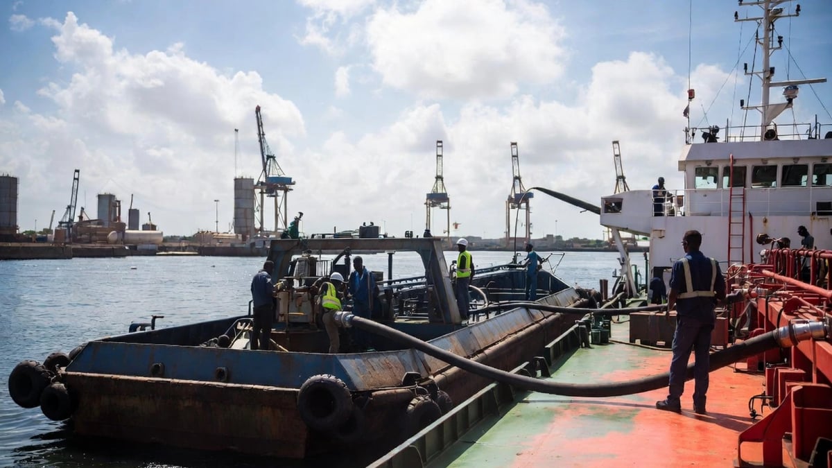 Marine bunkering supply for a port operation